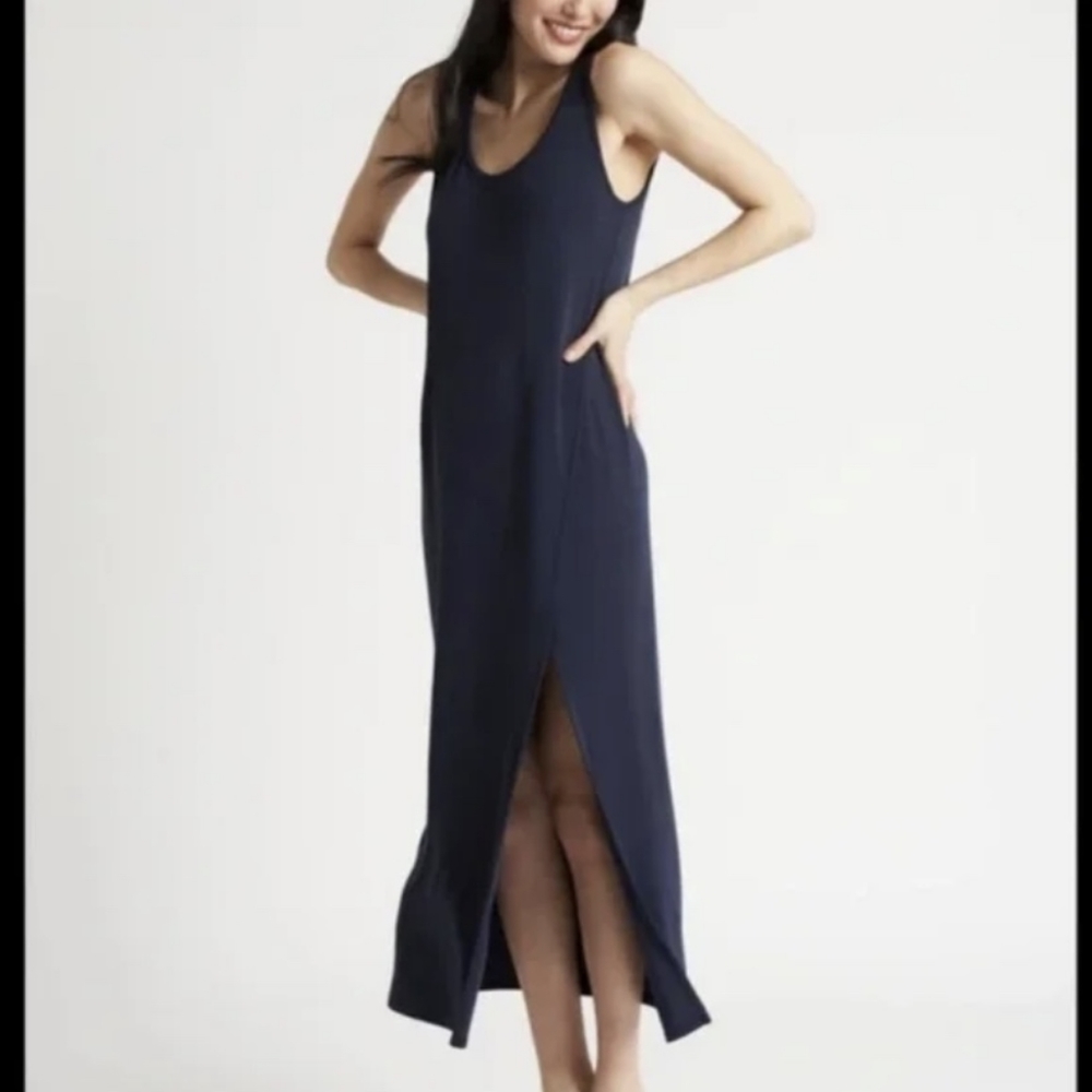 NWOT. Kit and Ace Happy Dress in **Navy Blue** Size: Large.